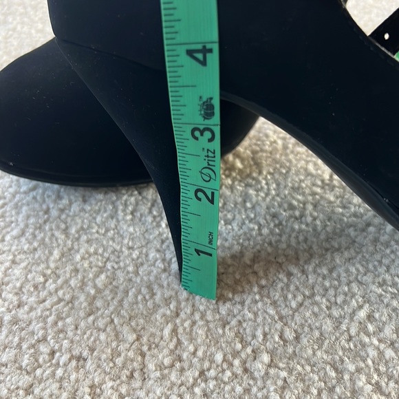 Y•Not? Heels - Picture 7 of 7